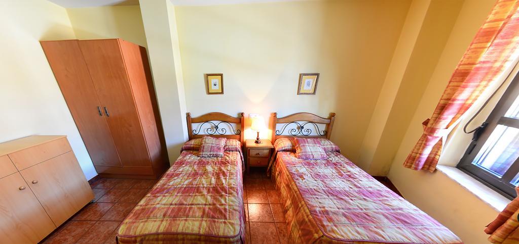 Hostal Bar Stop Hotel Velilla del Rio Carrion ภายนอก รูปภาพ